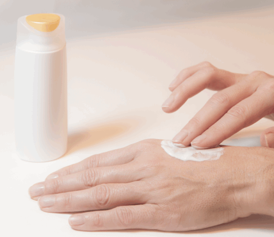 가을철 거친 손을 부드럽게 만들어주는 손 관리 방법